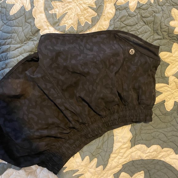 Lululemon Leopard print shorts with mesh sides - Picture 4 of 5